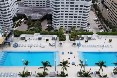 951 BRICKELL Avenue #2402 1