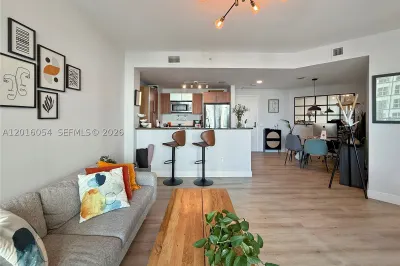 300 S Biscayne Blvd #T-1705 1