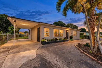 2308 NW 13th Ct 1