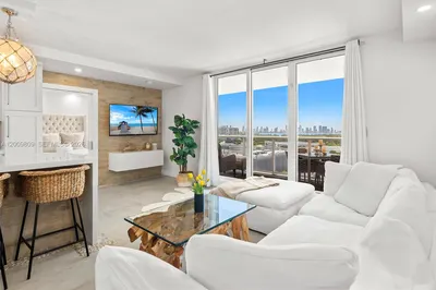 2301 Collins Ave #1533 1