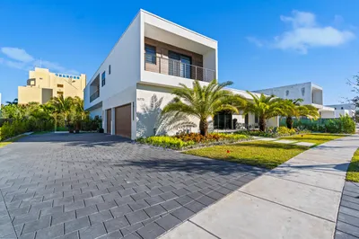 16773 Botaniko Drive S 1