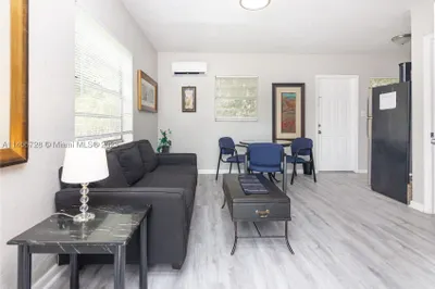 105 SW 5th Ct 1