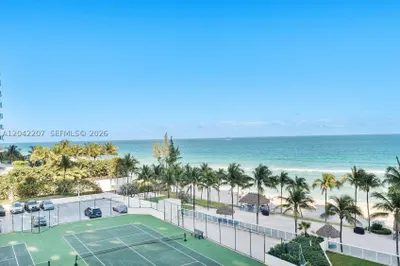 19333 Collins Ave #703 1