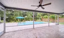 304 Circle W Photo