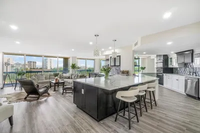1900 Consulate Place #406 1