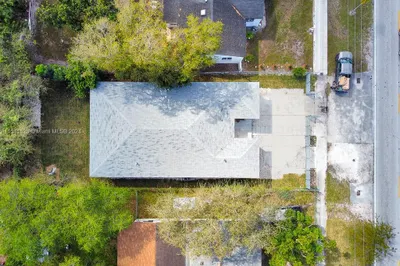 2450 NW 87th St 1