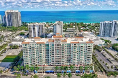 3020 NE 32nd Ave #721 1