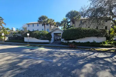812 SW 4th Avenue #8 1