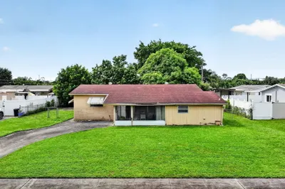 913 Jamaican Drive 1