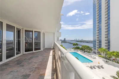 1717 N Bayshore Dr #A-1541 1