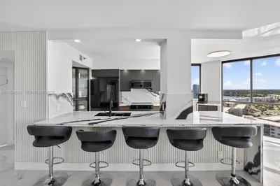 1000 Island Blvd-RENOVATED #1710 1