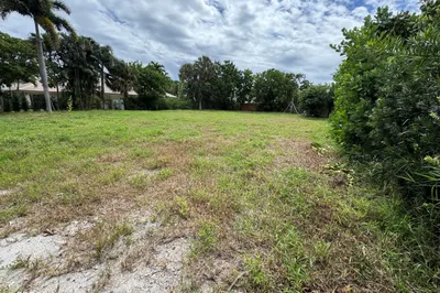 242 E Lakewood photo