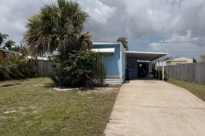 8364 SE Sandy Lane 1