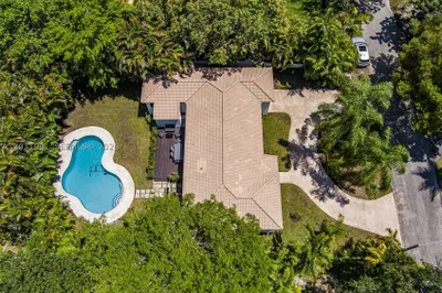10550 NE 3rd Ct 1