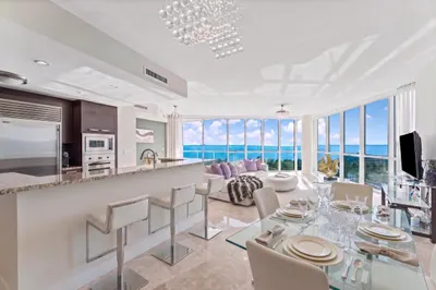 1 N Ocean Boulevard #806 1