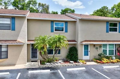 50 SW Blackburn Terrace #8 1