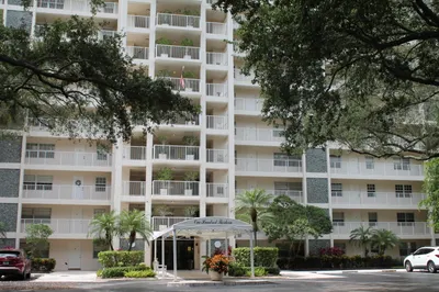3520 OAKS Way #607 1