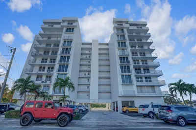 1609 N Riverside Drive #Unit 304 1