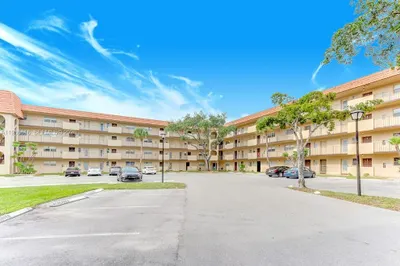 6301 N Falls Cir Dr #313 1