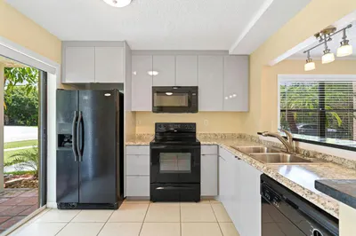 3275 Frederick 15d Boulevard #15 D 1
