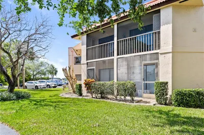 2069 NE Collins Circle #7-90 1