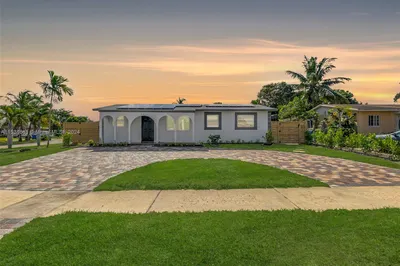 810 SW 14th Ct 1