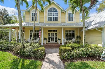 540 SE Saint Lucie Boulevard 1