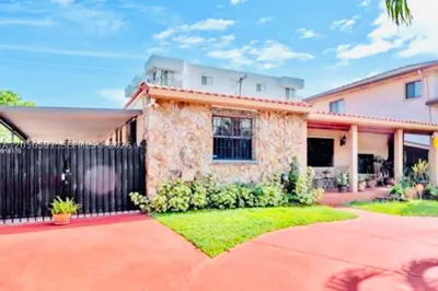 2424 SW 21st Ter 1