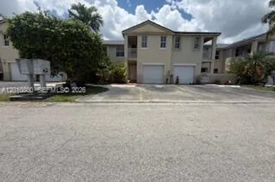 9167 Fontainebleau Blvd #6 1
