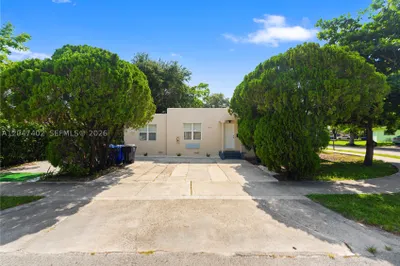 5800 Taylor St #2 1