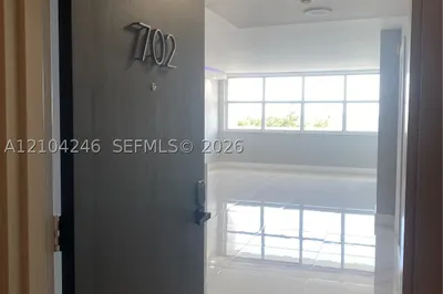 1420 Brickell Bay Dr #702E 1