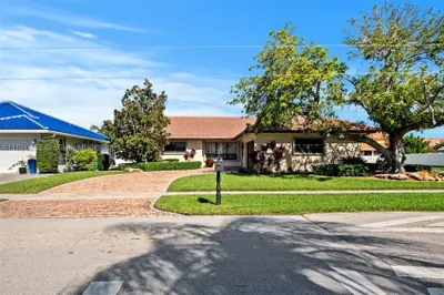 359 SE 7th St 1