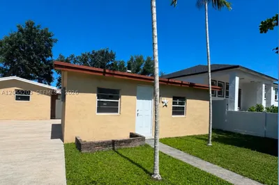 217 NW 14th Ct 0 1