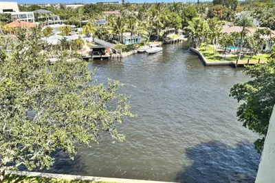 14 ROYAL PALM Way #605 1