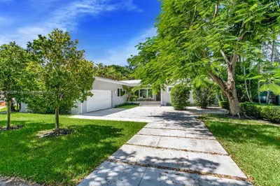 260 E Shore Dr 1