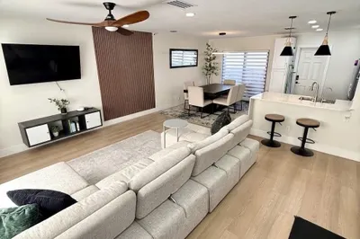 100 SW 7TH Street #1 1