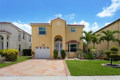621 NW 157