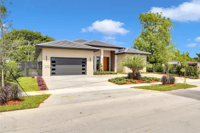 1130 SW 86th Ct 1