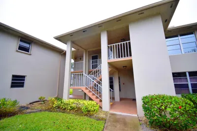 25 Lake Vista Trail #202