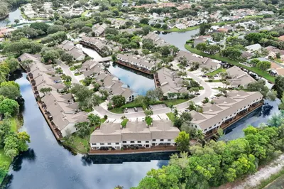 1703 Landings Boulevard 1
