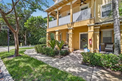 128 W Royal Palm Circle #101 1
