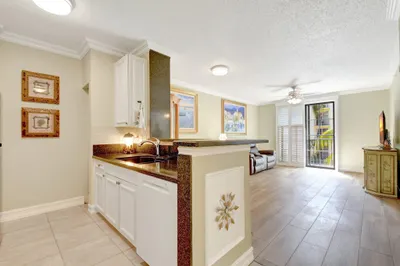 630 S Sapodilla 303 Avenue #303 1