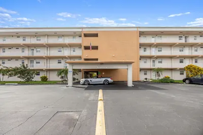 230 NE 26th Avenue #206 1