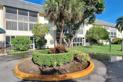 4990 E Sabal Palm Blvd #202 1