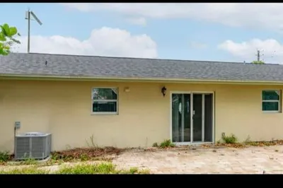 403 NW 1st Street 1