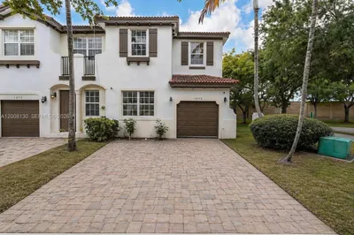 1072 NE 30th Ave 1