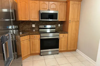 3892 CORAL TREE CR #3892 1