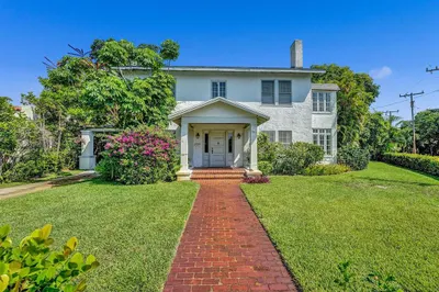 303 Buckingham Road 1