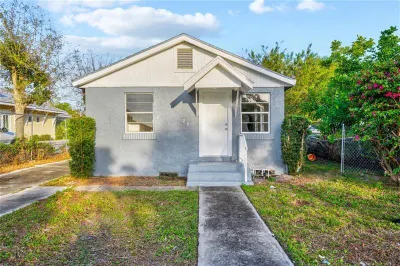 27 NW 11th Avenue 1