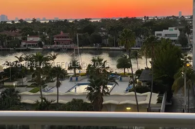 5601 Collins Ave #722 1